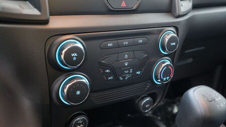 Hướng dẫn sử dụng xe ô tô đúng cách vào mùa đông